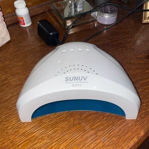 Nail dryer